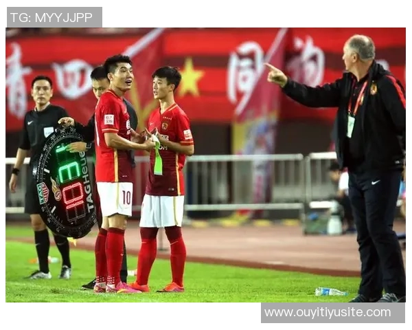 比尔西蒙斯看好黄蜂前景期待三球表现提升赢得球迷信任